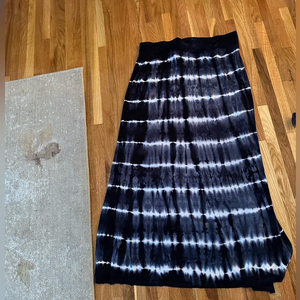 Women’s Karen Kane maxi skirt size XL
